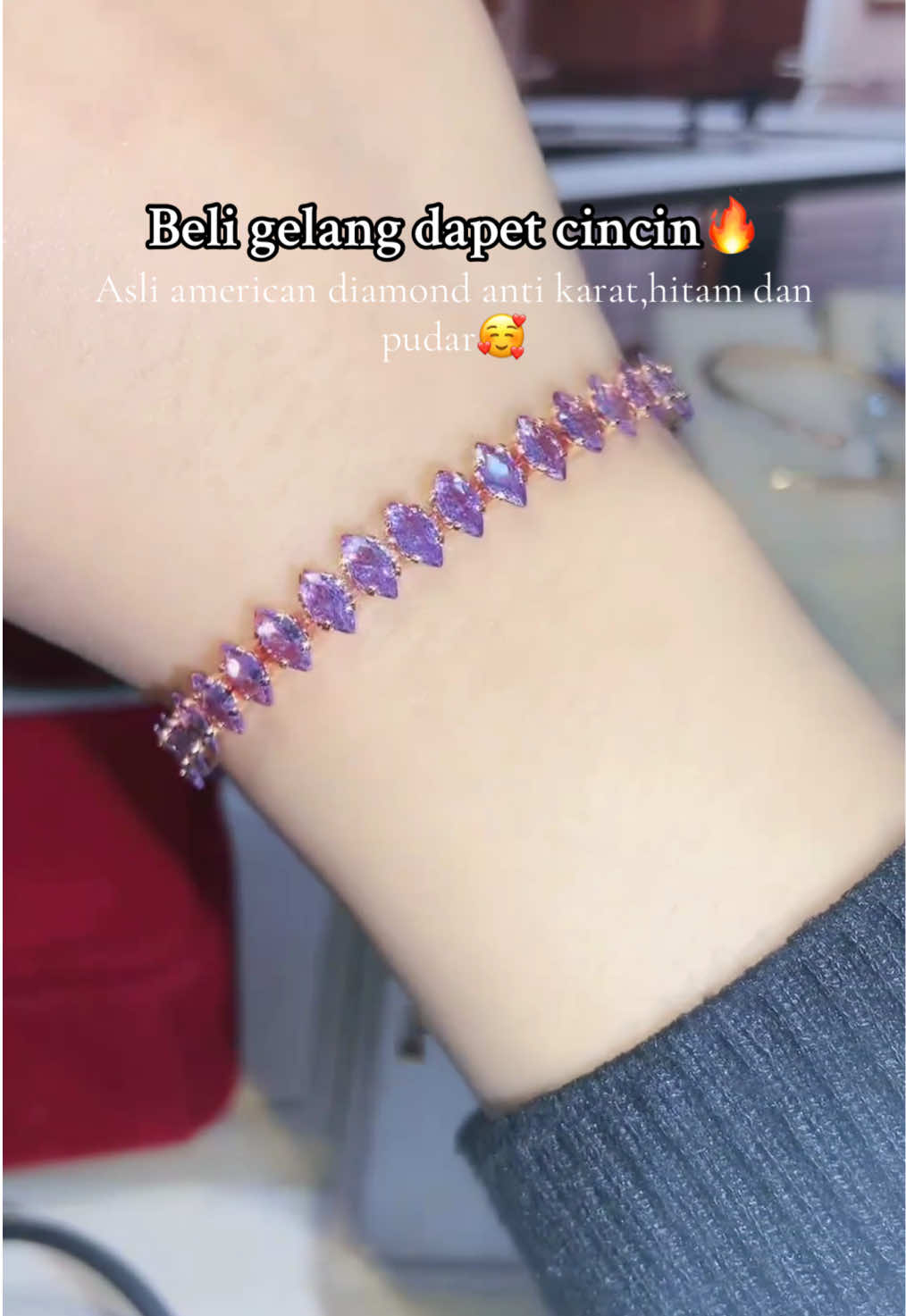 ✨Tampil mewah & elegan dengan kilauan sempurna dari American diamond asli💎 Beli saat LIVE dapat FREE box eksklusif + garansi 1 tahun! 💍 Jangan lewatkan kesempatan tampil stunning dengan harga terbaik! #jewelry #luxuryvibes #pershiasan #tiktoklive #livehighlight 