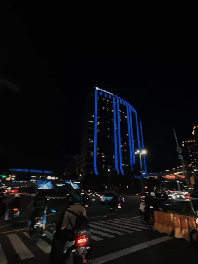 berat pundak #CapCut #pilotdarat #lyrics #fyp 