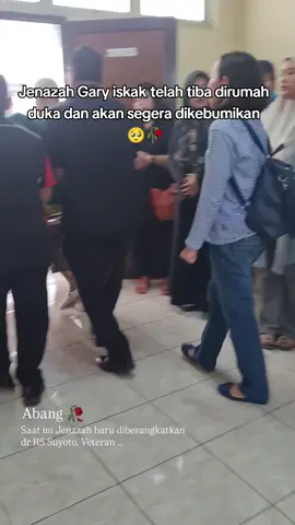 Jenazah Gary iskak telah tiba dirumah duka dan akan segera dikebumikan  🥺🥀 #garyiskakkecelakaan #garyiskakmeninggal #AGSRN123 #garyiskak #richanovisha 