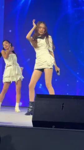 เมาเอวแล้วคุณชา 🤩 #Charlotteaustin                      #Charlotte1stBDayInTaipei 