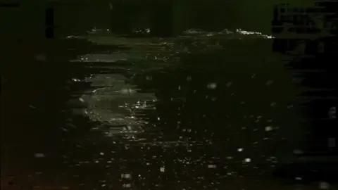 PENETAPAN PANGKALAN INDUK BARU YONIF TP 865 SATRIA MANEWATA MENUJU MA (MARSHALING AREA) 24 November 2025 menjadi momentum penting bagi seluruh prajurit Yonif TP 865 Satria Manewata. Pada hari ini, satuan melaksanakan Pergeseran Kesiapan Operasional menuju tahapan penugasan berikutnya. Setelah menunaikan tugas di lokasi penampungan sementara, kini kita bergerak menuju Pangkalan Induk Baru di Wasarisa. Pergerakan ini bukan sekadar pemindahan tempat—ini adalah perintah, manuver strategis, dan langkah awal menuju operasi yang lebih besar. Prajurit Satria Manewata, tunjukkan: Disiplin dalam setiap pergerakan, Profesionalisme dalam penataan pangkalan, Semangat juang yang tidak pernah padam. Wasarisa adalah rumah baru kita. Jadikan pangkalan ini sumber kekuatan, tempat kita memantapkan kesiapan tempur, menjaga kehormatan satuan, serta meneguhkan komitmen terhadap Janji Prajurit. Tunjukkan bahwa Yonif TP 865 selalu Siap, Sedia, dan Setia di mana pun medan tugas memanggil. SAHUNA WATE WENE LASA (Langkah Kuat, Hati Baja) #ytp865 #satriamanewata 