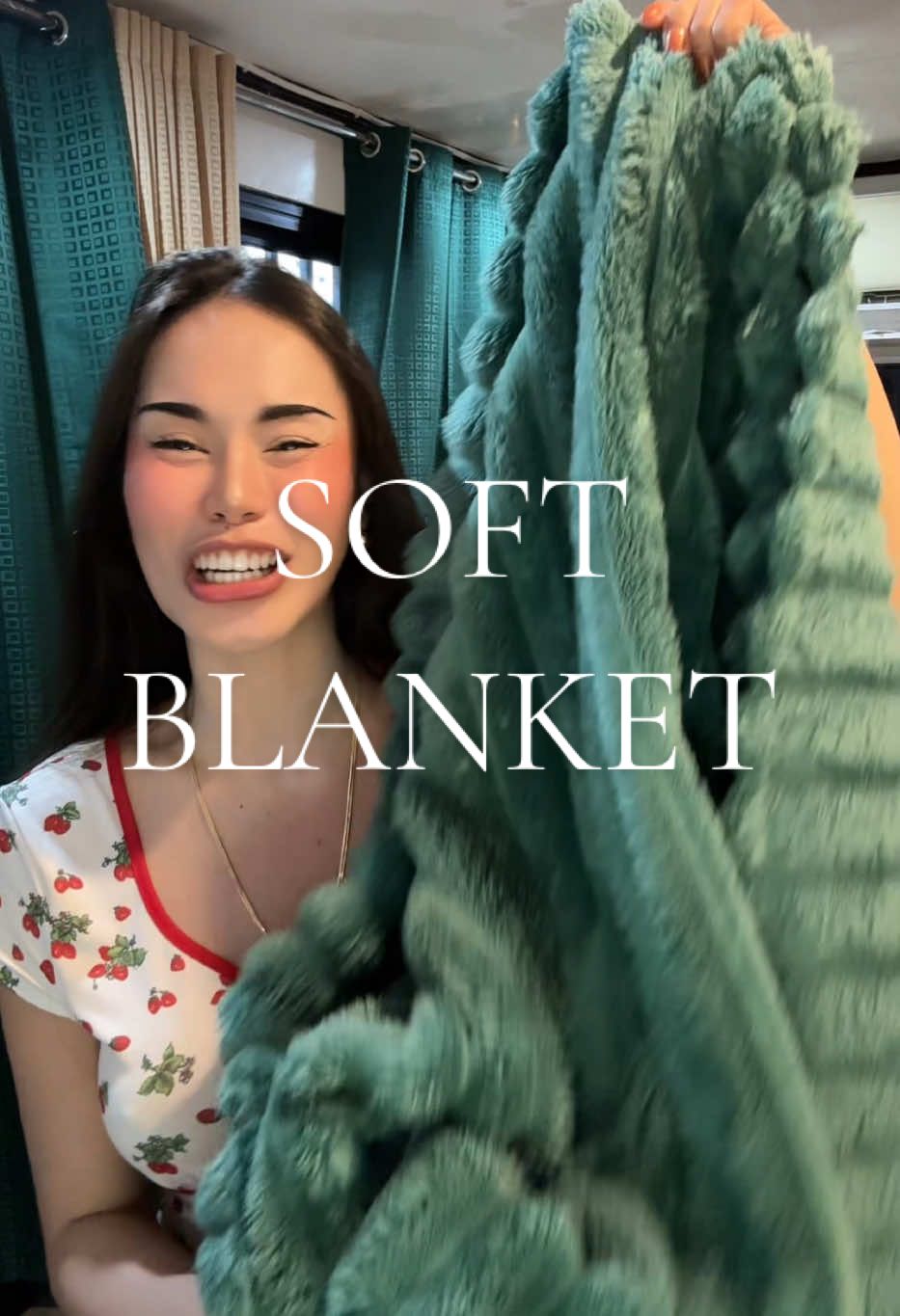 Replying to @Ronie'Olshoppe Soft, Comfy and napaka cozy neto, sarap sa balat. Napapasarap ang tulog ko tuwing itong blanket ang gamit ko. #softblanket #blanket #Bigstripesblanket #microfiberblanket #comfyblanket 