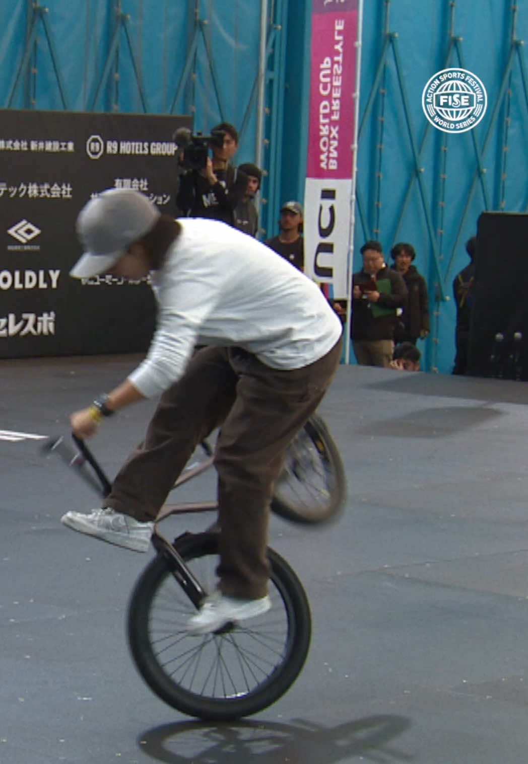 @ayuna_bmx took the 2nd place at FISE Sakai - @ucibmxfreestyle flatland ! 🌐 From 27 to 30 November in Sakai, Ibaraki (Japan) 🌸 ℹ️ This last stop of the season see the world’s best riders battle for the overall BMX Freestyle Park and Flatland World Cup titles. In addition to the spectacular BMX action, spectators also enjoy the FISE Breaking International Battle, bringing together some of the top breakers for a world-class urban sports celebration in Japan. #FISESakai2025 #bmx #breaking #bmxflatland #bmxpark