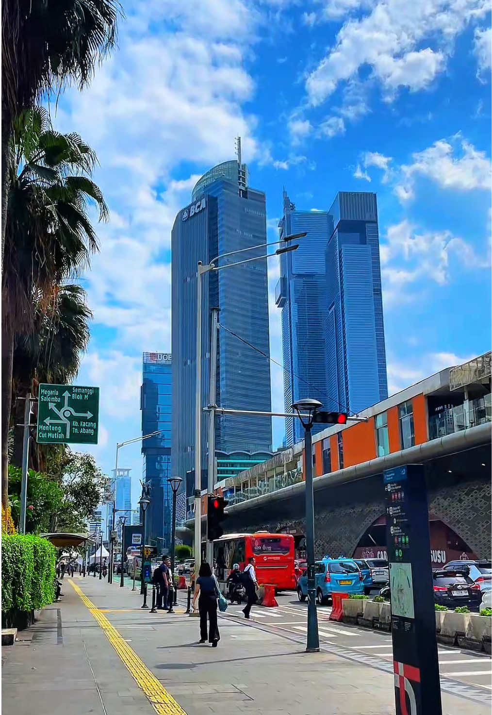 Happy weekend jakartans  • • • #jakarta #cityview #vibes #foryou #weekend 