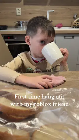 Guys, im shy👉👈 #roblox #robloxfriends 