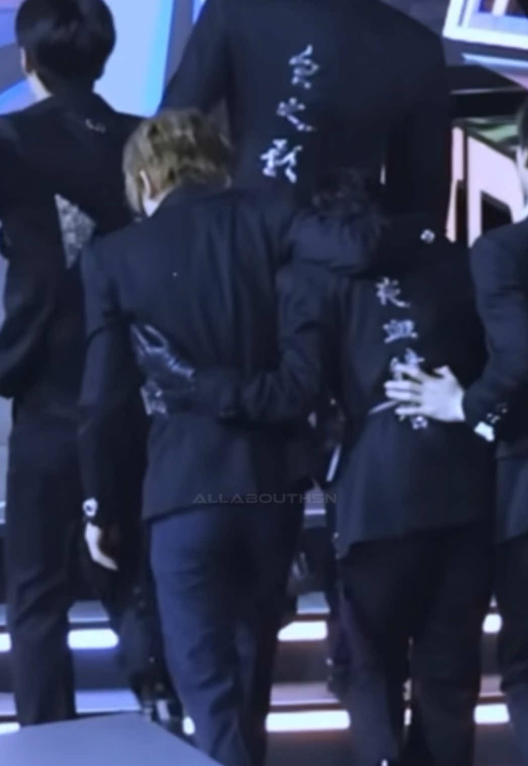 they were hugging each other the longest 😭😭 #enhypen #heeseung #sunoo #heesun #fyp