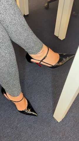 Loving my outfit today. What do you think think? 