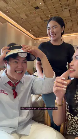 bukan blind box ini jatohnya blind leading the blind 🤧