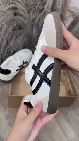 Giày thể thao siêu nhẹ sang xịn#lalane #sale #giaythethao #giayxinh #giaydep 