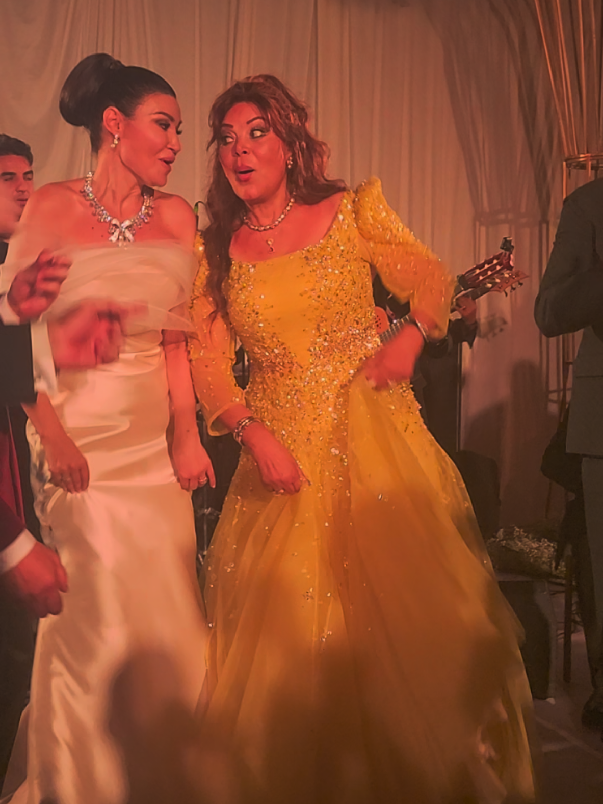 حضور الفنانه الكبيره ❤️ صفاء ابو السعود❤️ فرح الفنانه اروي جوده 