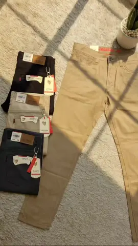 Obat ganteng mu kawan, ready 4 warna, jaminan semuanya cakep-cakep gays🤙🏻😎 #celanakanvas #celanaalvino #alvino #celanapanjang #celanapria #celanasantai 