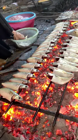 Cá nướng bên bếp than hoa, vẫn là thứ gì đó rất cảm xúc, đặc biệt với những người con xa quê miền Trung !!!