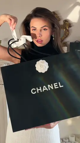 Put her in @ChanelOfficial #unboxing #chanel #carinatss 