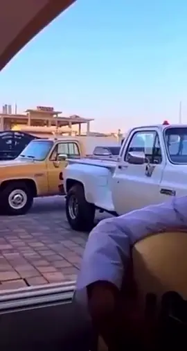 ~ جيت البحر وشكيت همي للـمـــواج  حيث إن قلبي يصطفق مثل موجــه جــرح الزمن والحب مافيه له إعلاج  وين الـحبـيـب الي تسليني أهروجه في سكة الـعشاق أسـايرك محتـــاج  وقـف بدربي دنـيـتي منك عوجــــه   يا صـاحـبي مثلك مع الخـلق ما داج  عليك انـادم من تـحـانـت ابـروجــه كل مـا تـلقـينـا تـحرجـنـي إحــــراج   احرجتـني والـقـلب يصبح احروجــه الـــحــزن يالــغالي يداهمني أفــواج  بعدك فضات الكون ضلقت أفجوجه الـحـب يكبر والـشـقـى شـيد ابـــراج  لجى رســول الـشـوق ناطر اهروجــه 💔💔🥀 #foryou #fyp #explore #شعبي #اكسبلور 