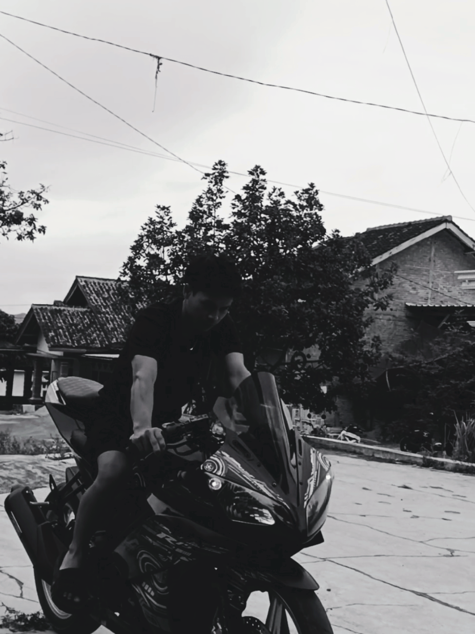 #r15 v2 modifikasi ganteng simple #r15v2gank #r15v2bodyhitam 