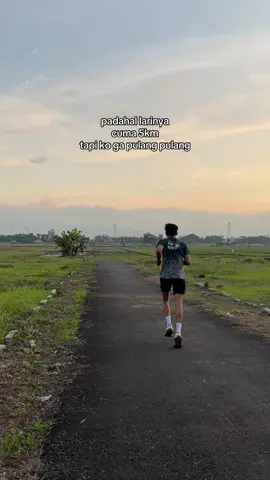 siapa yg sering kek gini? bengong mikirin apa coba? #pelarikonten #sadstory #Running #fypシ゚ #fypage 