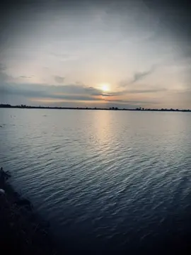 当你选择和平时，随之而来的是很多告别。Khi bạn chọn bình yên, nó sẽ đi kèm với rất nhiều sự tạm biệt.