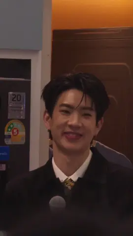 นี่ไม่ใช่คนไทยคนแรกใช่ป่ะที่บอกพี่ออฟสวย #tumcial #offjumpol #ออฟจุมพล 