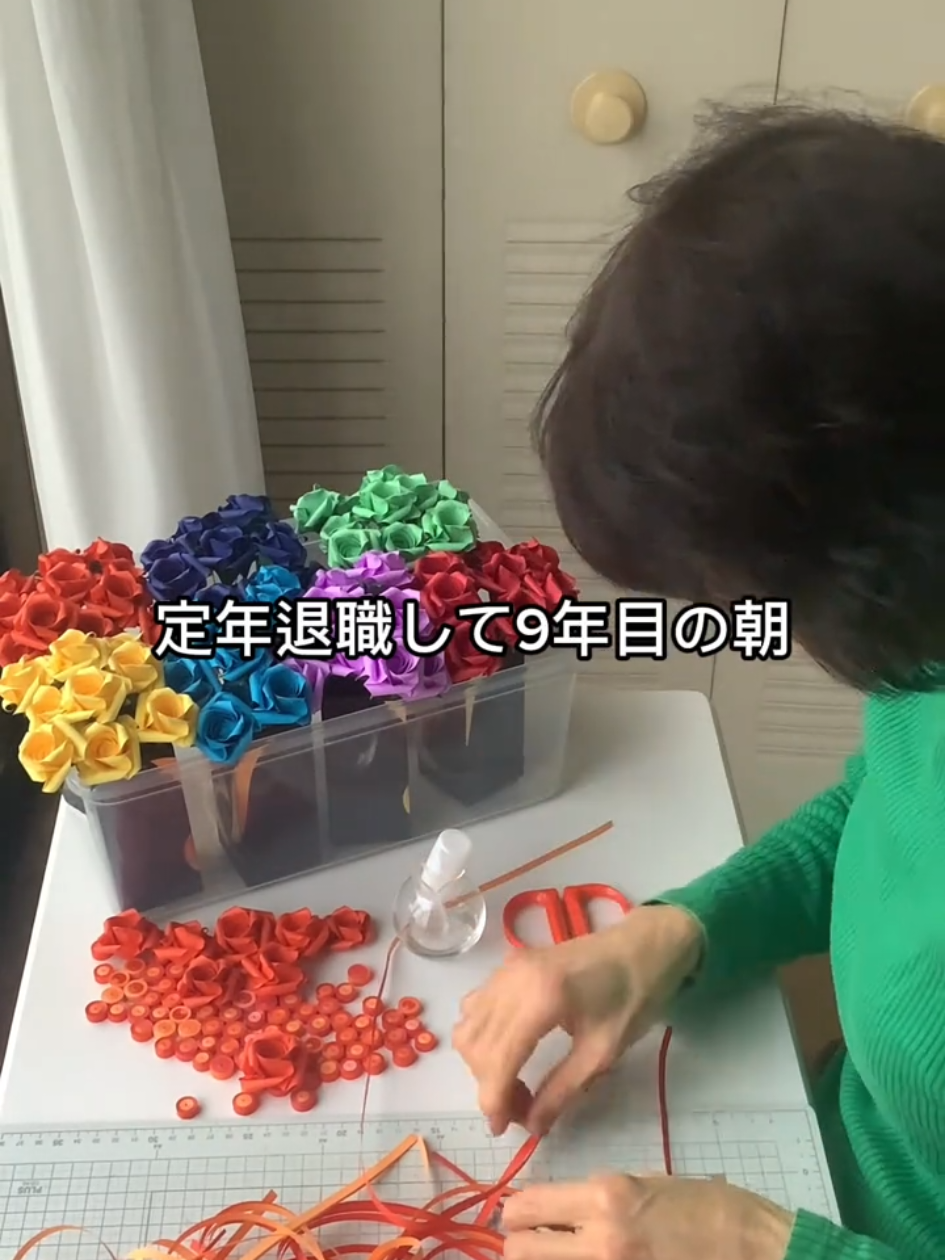 プロフィールからご登録後「バラ折り講座」とメールください！お悩みあったらお聞かせ下さい。 折り紙のバラで人生が動き出す瞬間を体験しませんか 「ずっと気になってたんです」 そう言って講座を申し込まれる方が増えています。 やりたい気持ちは、消える前に行動するのが一番。 マンツーマンのZoom講座で、あなたのペースで習得できます。 “第二の人生の楽しみ”を一緒に育てていきましょう。 #折り紙 #バラ折り #大人の習い事 #第二の人生 #オンライン講座