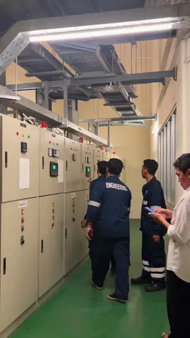 warming up genset ☠️                                              #fyp #engineering #engineer #engineringboys #beranda 