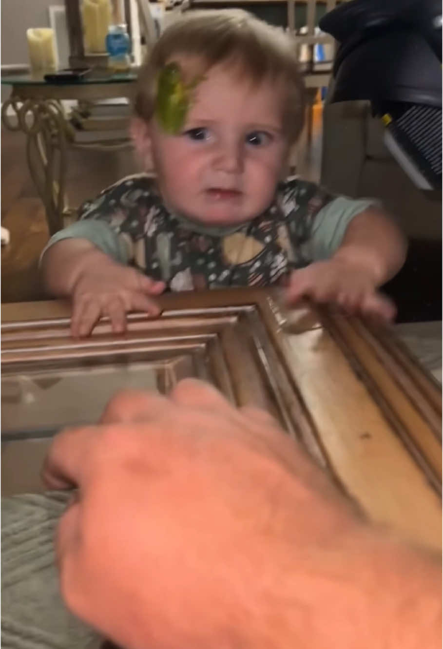 Kids and frog 🐸🤣#foryour #kids #kidsoftiktok #funny #funnyvideos #babiesoftiktok #baby #frog #scared #usa 