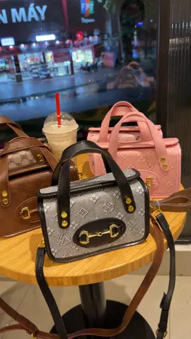 Túi hộp nhỏ xinh cầm tay, đeo chéo ưng lắm ạ🥰#tuixach #tuideocheo #xuhuong 