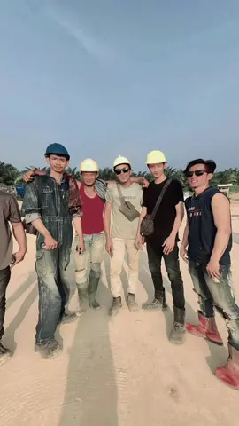 kaka cuman kuli proyek, bukan biaya adek #lewatberandafyp #storykulipabrik #kuliproyek👷🏼 