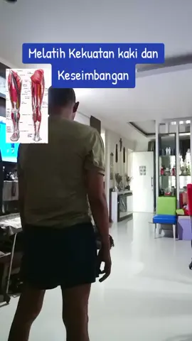 Pasca stroke, melatih kekuatan dan keseimbangan dapat dilakukan dengan latihan fisik yang terstruktur, seperti latihan berdiri dan berjalan, serta latihan untuk otot kaki dan inti. Fisioterapi yang terarah sesuai anjuran dokter spesialis rehabilitasi medik sangat penting untuk memastikan latihan aman dan sesuai kondisi pasien. master benny praktisi stroke.  #stroke #strokerecovery #terapistroke #masterstroke #fyppppppppppppppppppppppp 