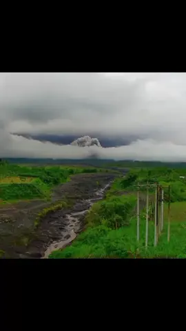 detik detik terjadinya erupsi gunung semeru🌋 19.11.2025 ##🌋  #erupsisemeru  #playforsemeru 
