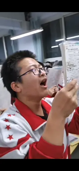 Graduation equals unemployment. Is it because they are not working hard enough?#chinesehighschool #Hardship #cutthroatcompetition