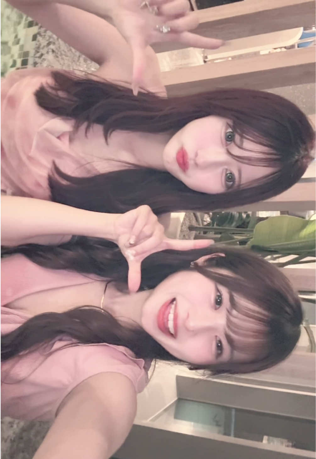 ホテルのプールで水着納め👙💕✨ピンクで合わせたの、かわいー？☺️ #水着 #プール#韓国#釜山#韓国旅行 @なまちゃ 