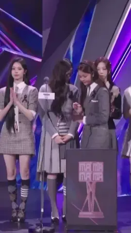 AA CARMEN NGOMONG BAHASA INDONESIA DI MAMA AWARDS 2025😭😭😭 HEARTS2HEARTS WON OLIVE YOUNG K-BEAUTY ARTIST MAMA 2025  #Hearts2Hearts #하츠투하츠 #carmen #카르멘 #mamaawards2025 