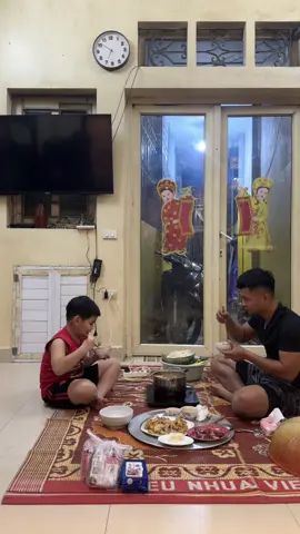 bữa tối thứ 7 của 2 ba con @Gà Trống Nuôi Thóc  #thocoibane #gatrongnuoithoc 