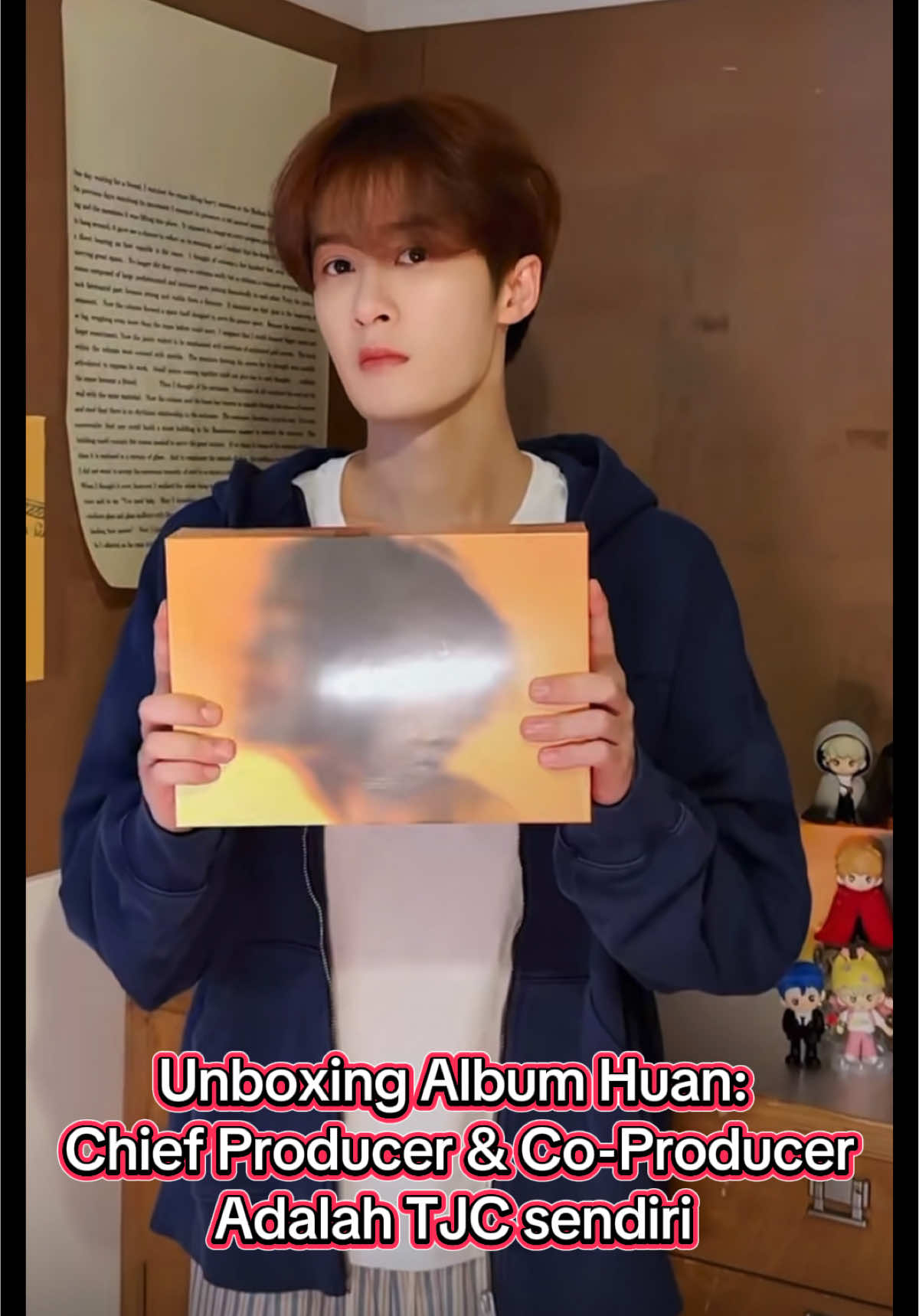 #TanJianCi Unboxing album Huan 「焕」🤭 getol ye bang!! Secara Chief Producer dan Co-Producer nya adalah dia sendiri. 🤭 Jadi inget solo concert 2024 