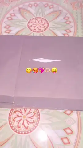 Desain kece, kualitas premium, dan pastinya ready buat kamu yang suka tampil beda. Langsung order sebelum sold out ya! 🚀#sepakbola #lycan #tundra #4u #foryoupage 