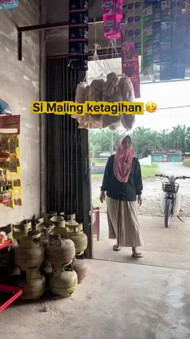 Kok ketagihan 🥴 #fyppp #jangkaunluas #kontenkomedi #kontenjualan #kontenlucu 