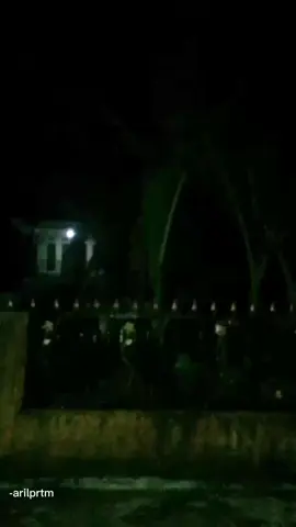 namanya maryanti kuntilanak yang selalu datang di kala hujan, mau denger kisah enggak ?? #anakindigo 