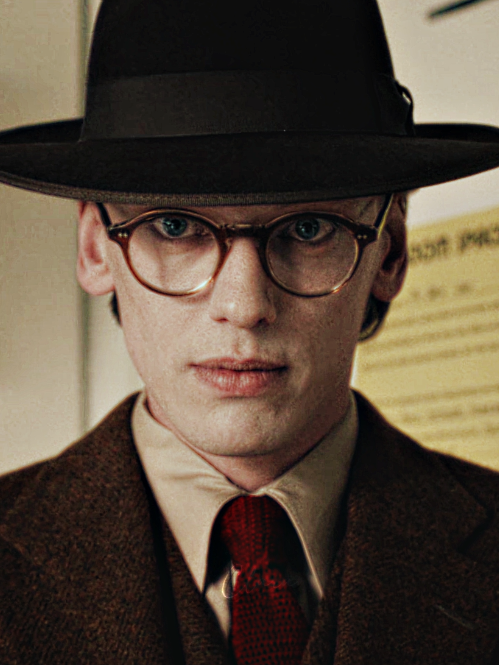 I want to see him too. 🤭 #strangerthings #strangerthings5 #henrycreel #henrycreeledit #jamiecampbellbower  henry creel edit cc rickzaep  ac alphaaudios  dt @ana laura 𑣲 @lau ✧ @lpx @lar¡h ✮ @davizao 𖤓 