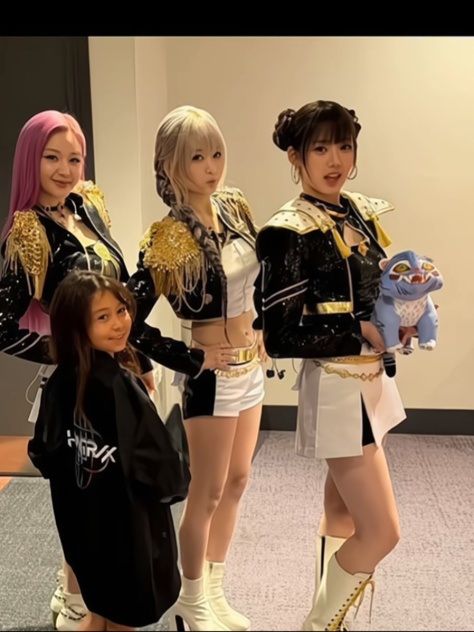 เบม่อนหลังเสตจมาม่า #BABYMONSTER #베이비몬스터  #2025MAMA #2025MAMAAWARDS #GOLDEN 