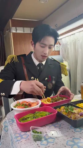 makan guys😍 #wangkaimu #fyp #shortdramachinese 