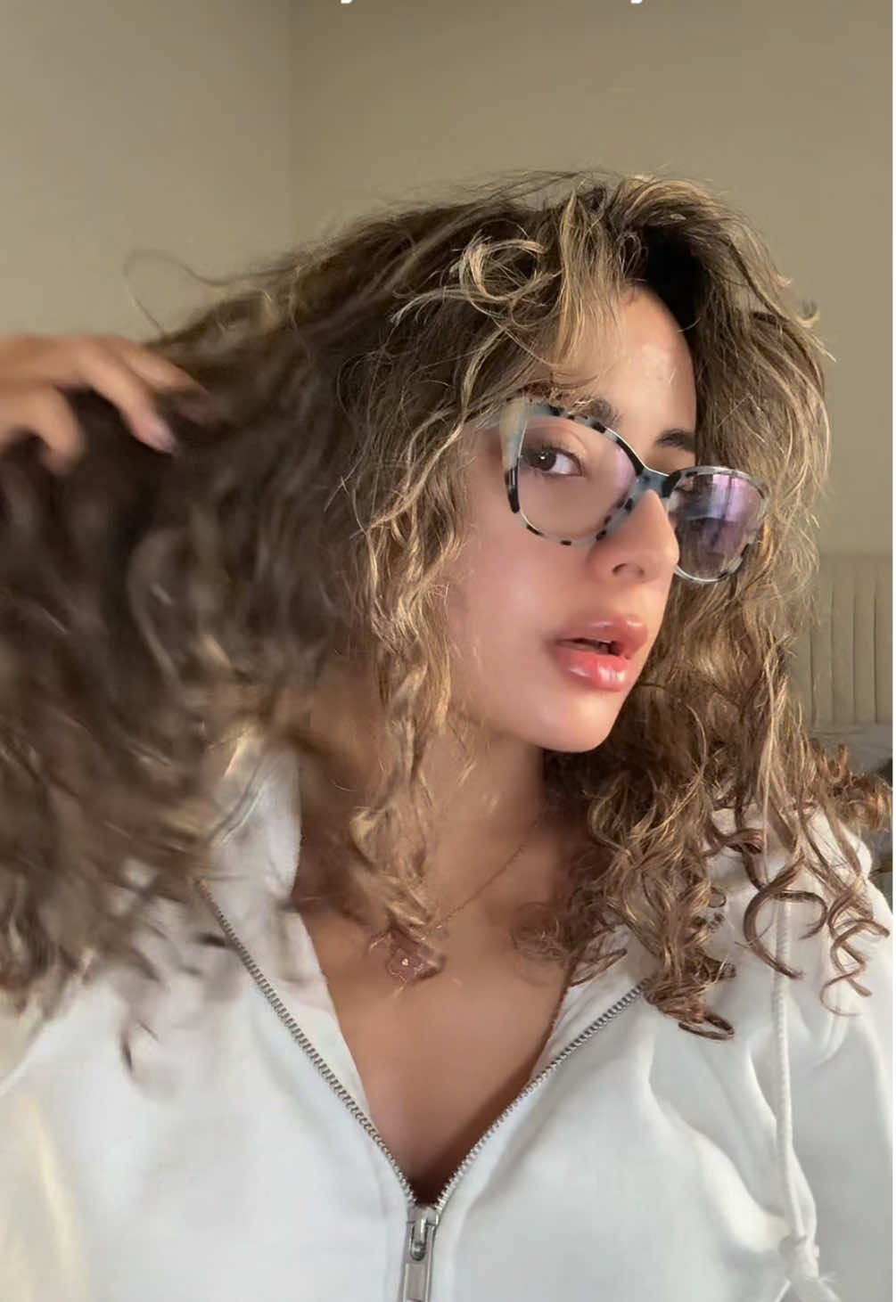 my updated curly hair wash day routine 👩‍🦱🤍