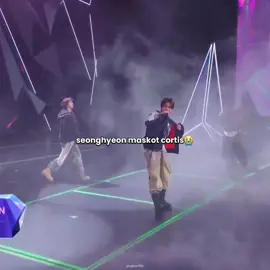 curiga jahit sendiri lagi😭 #CORTIS #seonghyeon #hybelabels #bighit #mama2025 