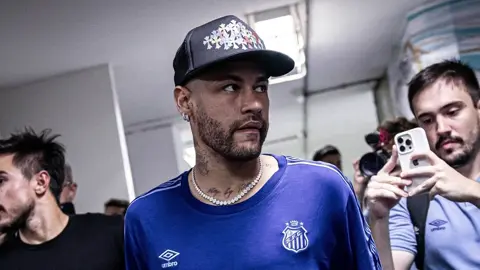 NEYMAR SURPREENDE O MUNDO: ADIA CIRURGIA, BRILHA PELO SANTOS E AGITA A COPA – ANCELOTTI EM CHOQUE! #neymar #santos #NeymarNaCopa #seleçãobrasileira #copa2026 #camisa10 #futebolaovivo #Neymar2026 #santosfc #brasilnacopa #ancelotti #menisco #futebolbrasileiro