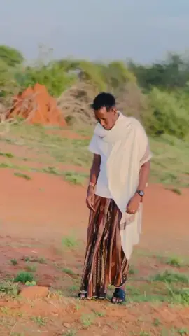 dadka saxda ah waxay ku maqlaan si kaa duwan🤝💯 #muqdishotiktok🇸🇴🇸🇴❤  #somalitiktok  @zaki model 🇨🇦🇸🇴  @Garissa_problem_bowys 