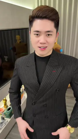 Áo Blazer Kẻ Sọc 6 Khuy Phối L