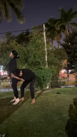 3 phần bất lực 7 phần xụi vai 😇