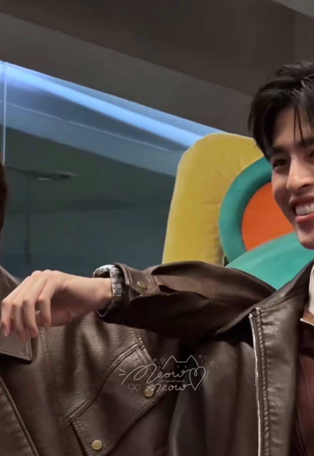 chạm đii sợ gì mà hong chạm🫵 crX:@crystalstyles_ #pondphuwin #ppnaravit #phuwintang #meandtheeseriesep3 