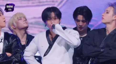 Stray Kids ’DIVINE’ | 2025 MAMA AWARDS #straykids #skz #bangchan #leeknow #changbin 