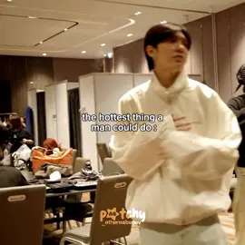 i really have weakness against people who can dance attractively without even trying hard especially if their name is aou thanaboon 😏 #aou_tnbknr #AouBoom #JASPER 