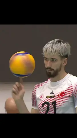 โอ๊ย...เล่นหูเล่นตาสุดๆ อ่ะพ่อคุณ‼️🫠 #tomaszfornal #tomekfornal #volleyballplayer #ziraatbankkart #turkey 